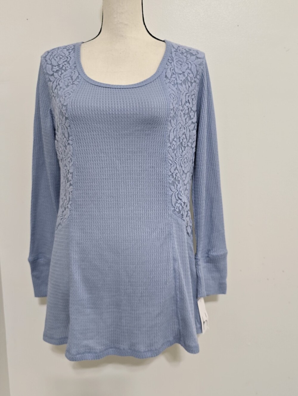new HANNAH size Large Long Sleeve Floral Lace Thermal Waffle Knit Top Blue